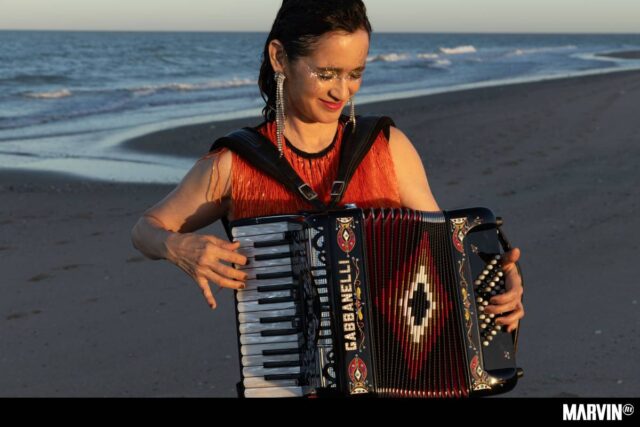 Julieta Venegas: Una ‘Norteña’ nada norteada