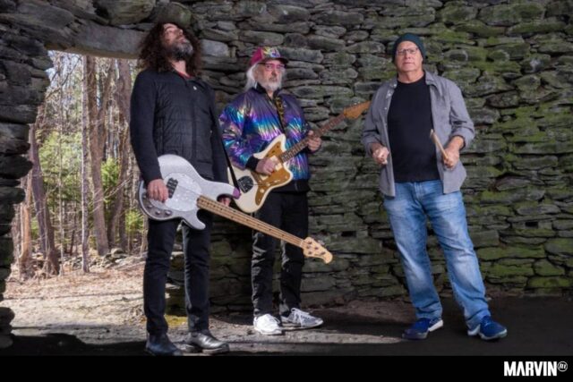 Dinosaur Jr. nos entrega “Blowin’ up” en lo que llega su nuevo disco