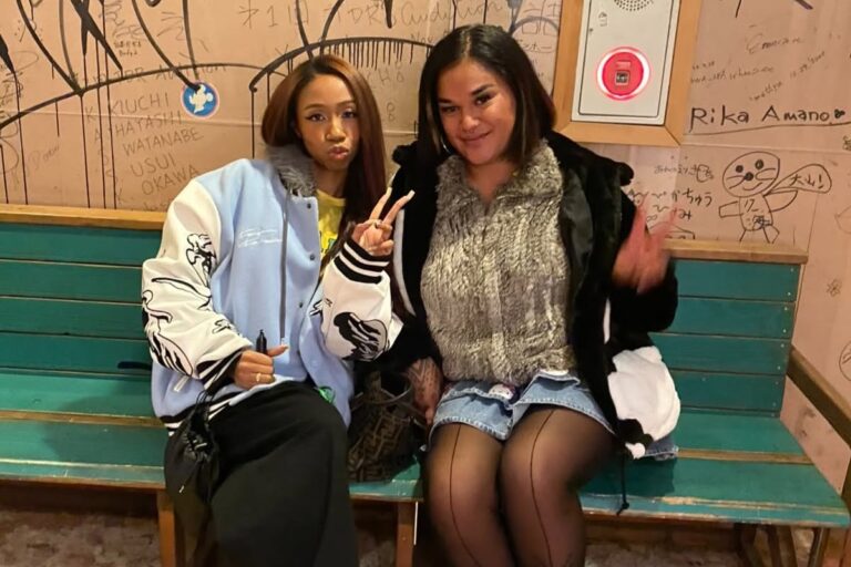 Café Marvin sin salida en Babel con Lady Shaka