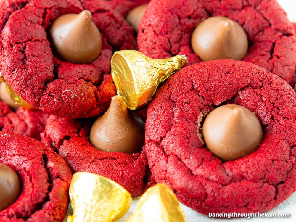 Image for Red Velvet Kiss Cookies - A Gorgeous Treat!