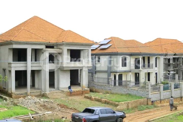 6 bedroom Apartment for sale Kira road  Kira Wakiso Central - 0