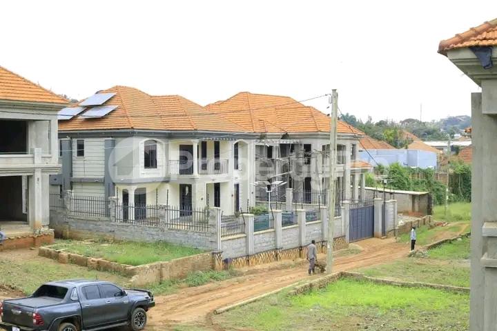 6 bedroom Apartment for sale Kira road  Kira Wakiso Central - 1