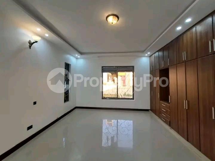 4 bedroom Bungalow Apartment for sale Najjera Road  Kampala Central Kampala Central - 2