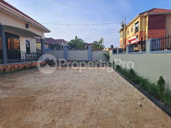 4 bedroom Bungalow Apartment for sale Najjera Road  Kampala Central Kampala Central - 6