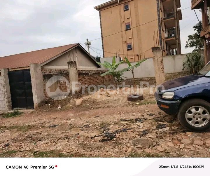 4 bedroom Apartment for sale Bweyogere town  Kampala Central - 1
