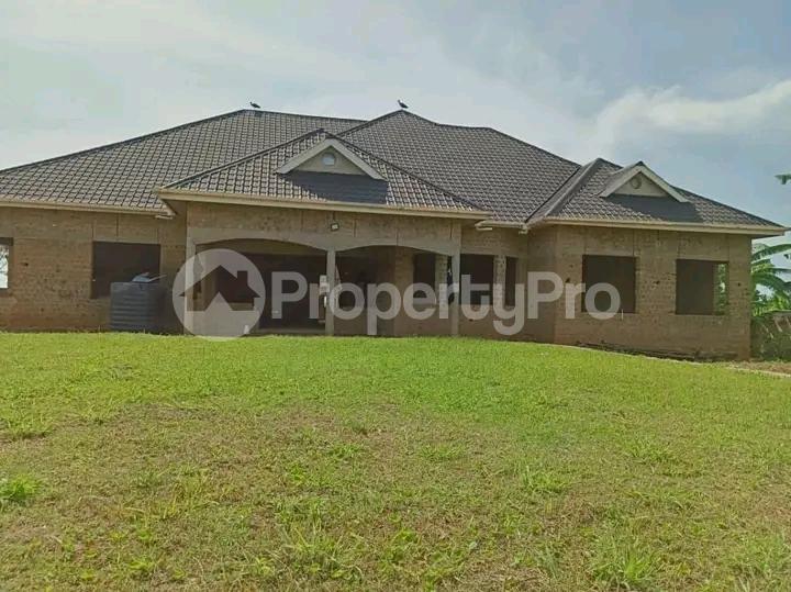 5 bedroom Bungalow Apartment for sale Mukono  Kampala Central Kampala Central