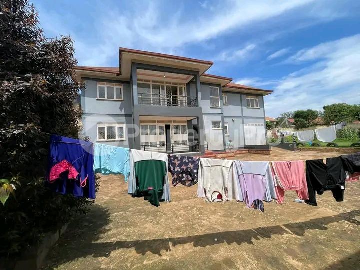 4 bedroom Apartment for sale Entebbe road  Kampala Central Kampala Central - 4