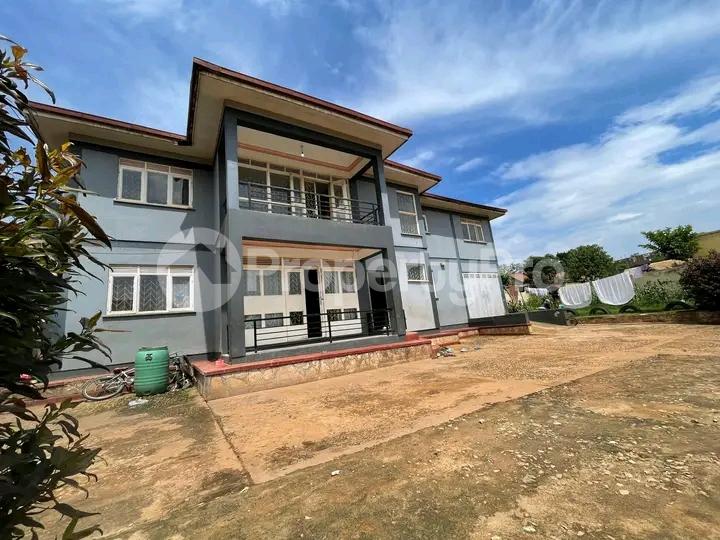 4 bedroom Apartment for sale Entebbe road  Kampala Central Kampala Central - 2