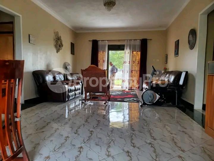 3 bedroom Bungalow Apartment for sale Matunga gombe Kampala Central - 3