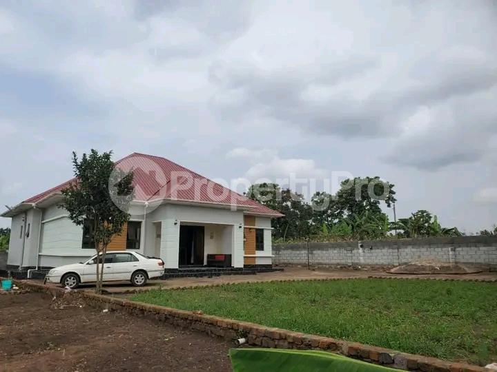 3 bedroom Bungalow Apartment for sale Matunga gombe Kampala Central - 2