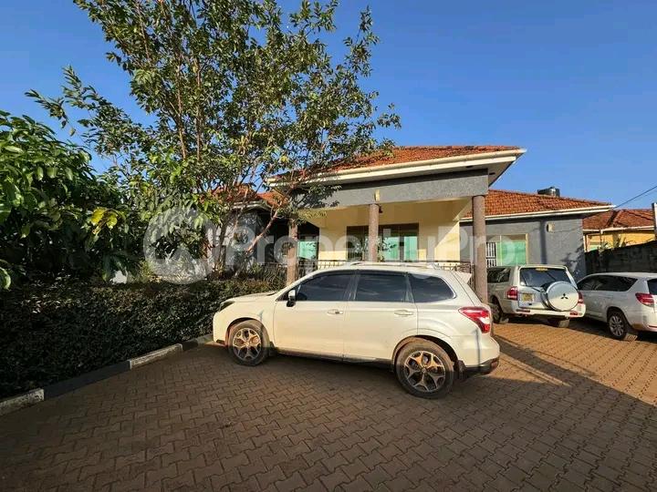 5 bedroom Bungalow Apartment for sale Najjera bulabira Kampala Central Kampala Central - 12