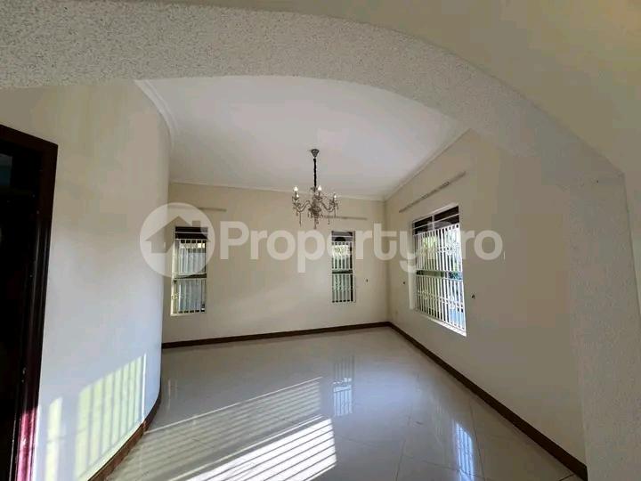 5 bedroom Bungalow Apartment for sale Najjera bulabira Kampala Central Kampala Central - 1