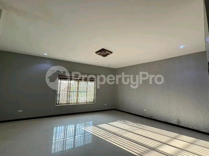 5 bedroom Bungalow Apartment for sale Najjera bulabira Kampala Central Kampala Central - 4