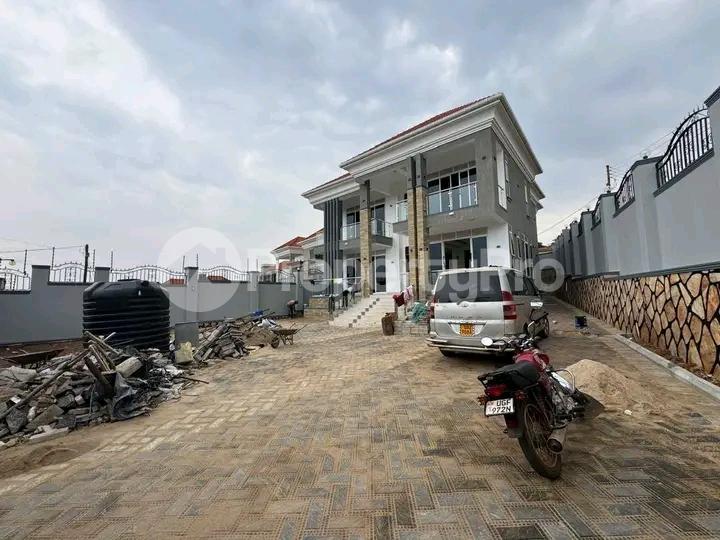5 bedroom Apartment Block Apartment for sale Muyonyo road  Kampala Central Kampala Central - 2