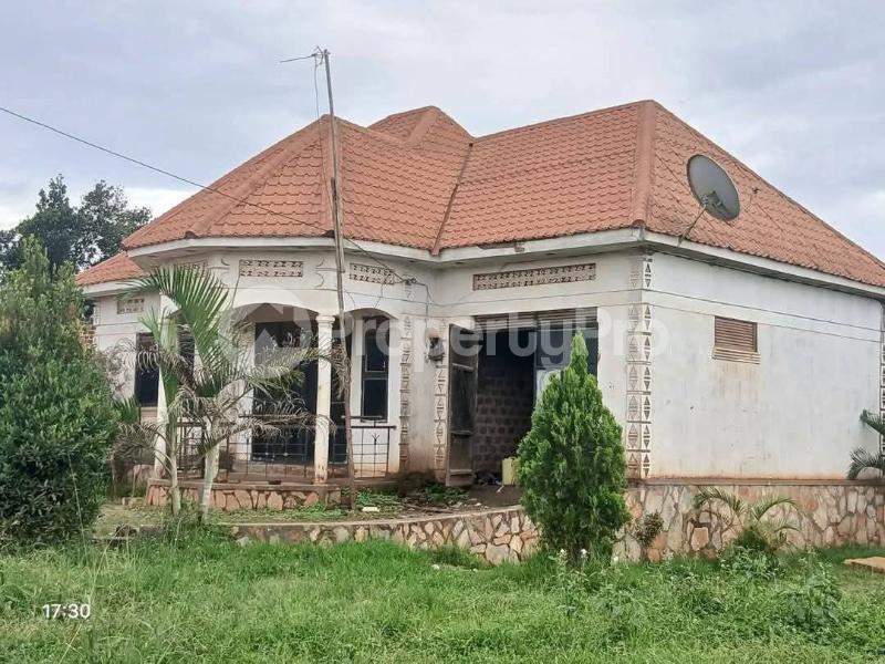 3 bedroom Villa for sale Matuga kavule Kawempe Wakiso Central - 1