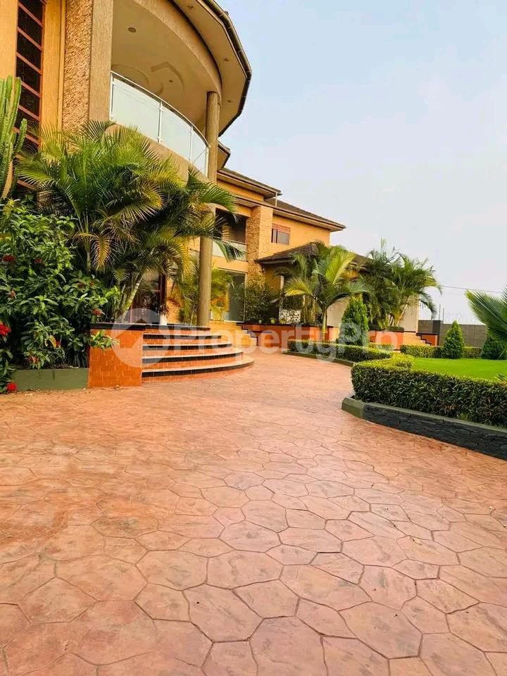6 bedroom Apartment Block Apartment for sale Kira road  Kira Wakiso Central - 13
