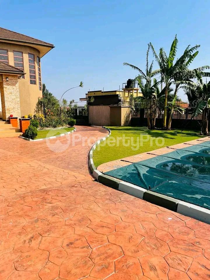 6 bedroom Apartment Block Apartment for sale Kira road  Kira Wakiso Central - 3