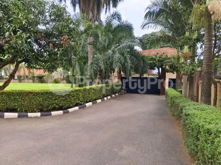 6 bedroom Bungalow Apartment for sale Rubaga Kampala Central - 2