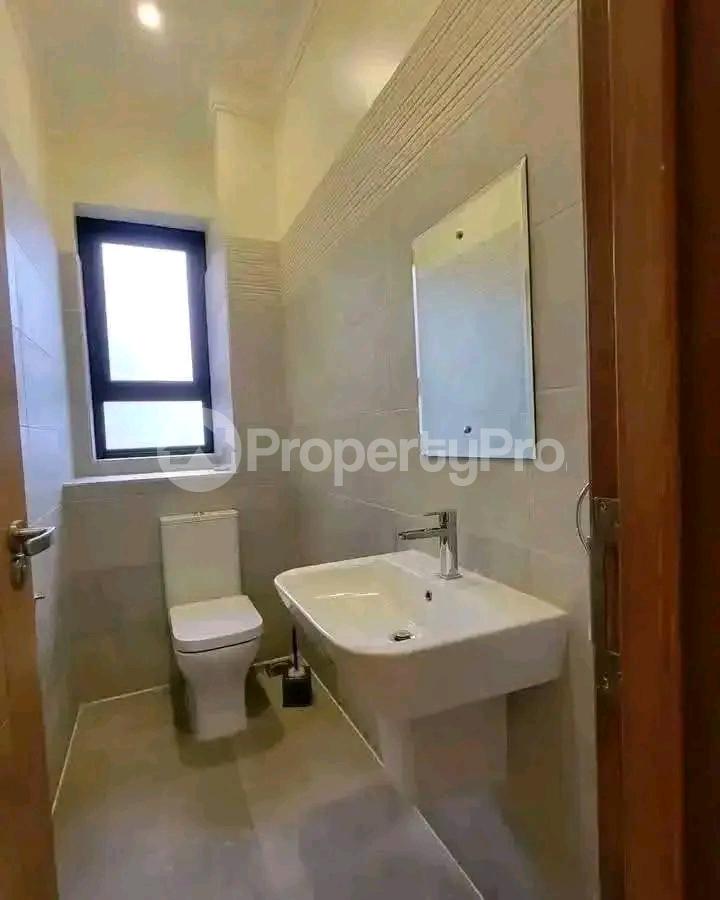 4 bedroom Apartment Block Apartment for sale Bugoloobi  Kampala Central - 5
