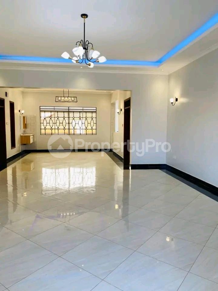 4 bedroom Bungalow Apartment for sale Bwebajja Entebbe road  Kampala Central - 3