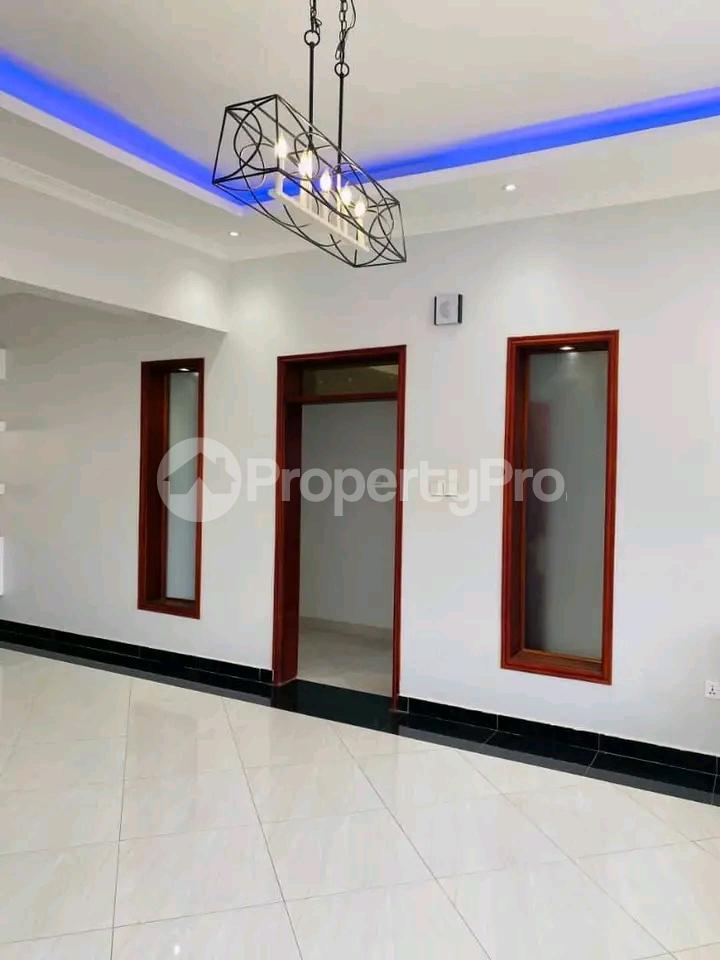 4 bedroom Bungalow Apartment for sale Bwebajja Entebbe road  Kampala Central - 5