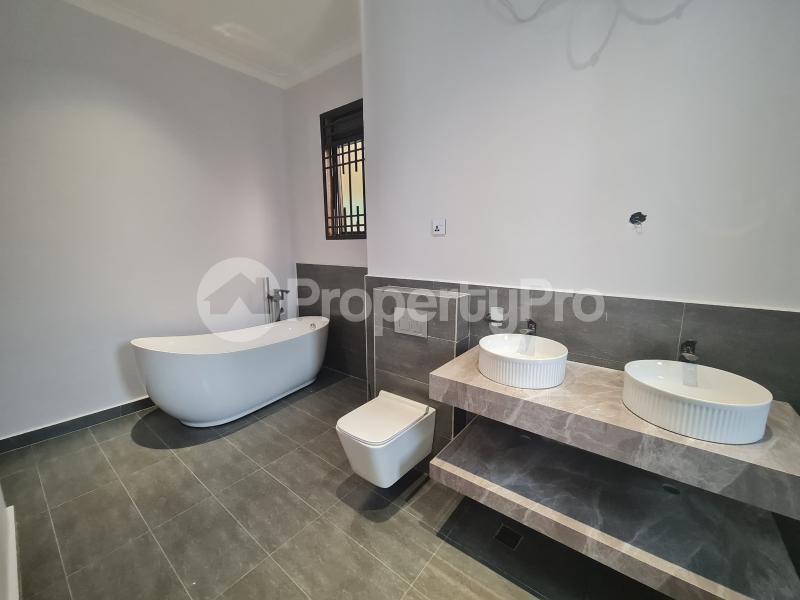 3 bedroom Apartment Block Apartment for sale Munyonyo  Kampala Central Kampala Central - 1