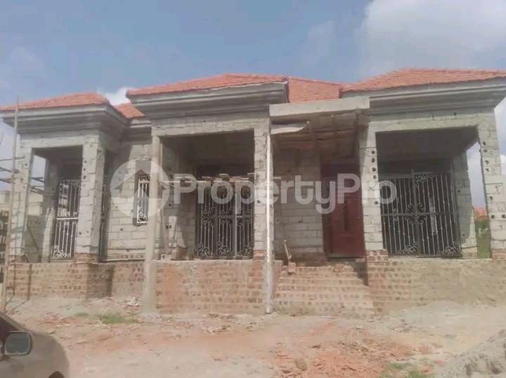 4 bedroom Bungalow Apartment for sale Kira Nakwero road  Kampala Central Kampala Central - 3