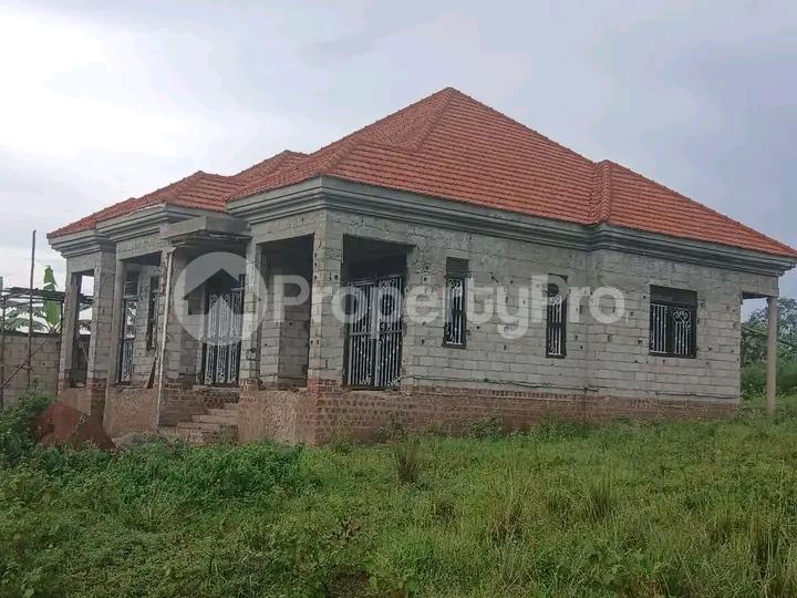 4 bedroom Bungalow Apartment for sale Kira Nakwero road  Kampala Central Kampala Central - 0