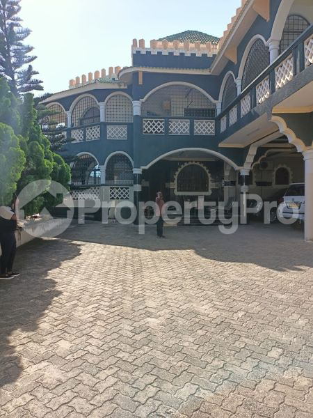 10 bedroom Townhouse for sale Nyali Mombasa