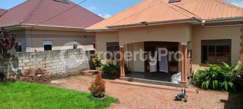 3 bedroom Villa for sale Kajjansi entebbe road Kampala Central Kampala Central - 0