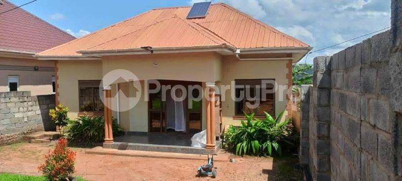3 bedroom Villa for sale Kajjansi entebbe road Kampala Central Kampala Central - 1