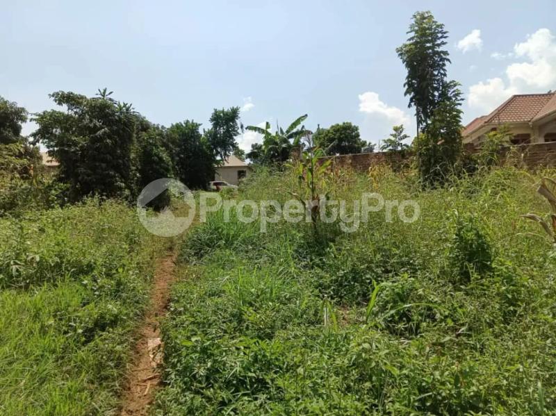 Land for sale Namugongo kiwango jomayi estate  Goma Mukono Central - 0
