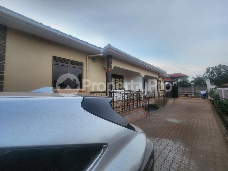 2 bedroom Apartment Block Apartment for rent Buwatte. Kira Wakiso Central - 5