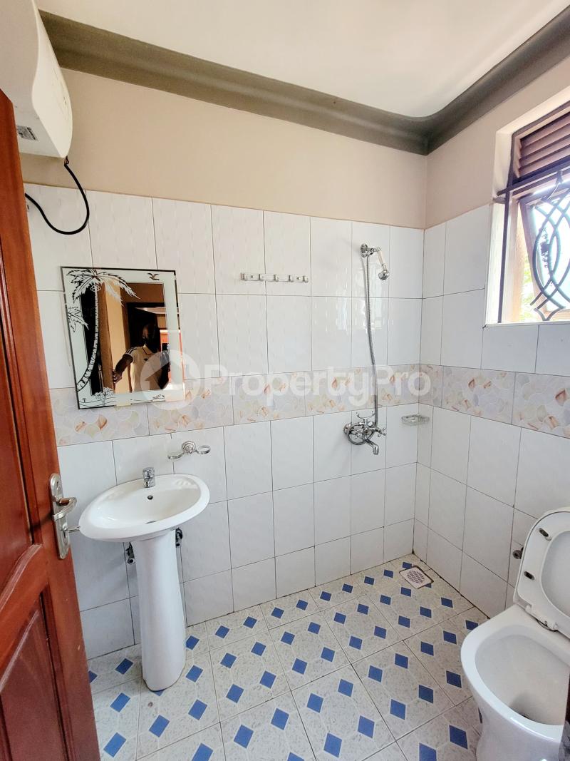 2 bedroom Apartment Block Apartment for rent Kiwatule Nakawa Kampala Central - 4