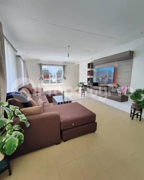 2 bedroom Bungalow Houses for rent Karen Nairobi