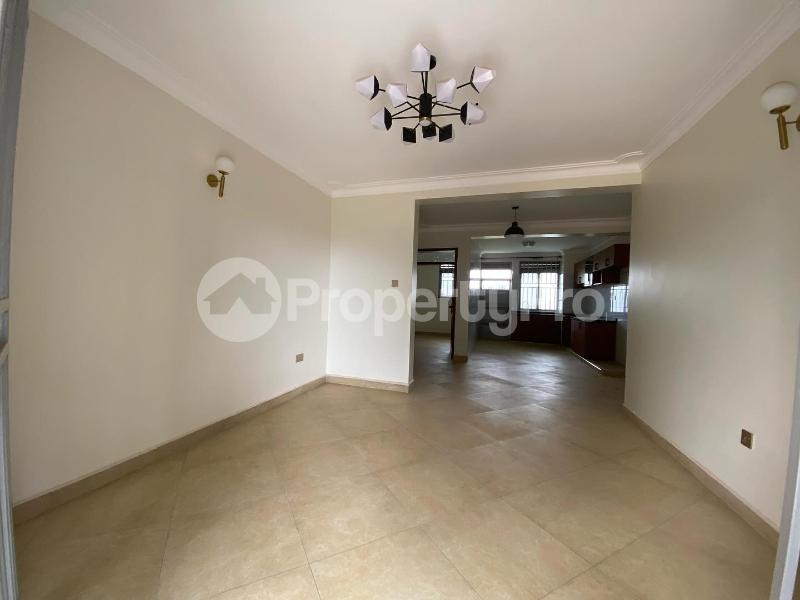 2 bedroom Apartment Block Apartment for rent buwaate road Wakiso Central - 4