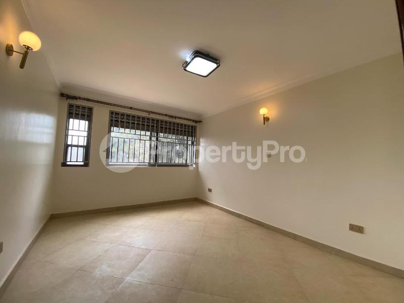 2 bedroom Apartment Block Apartment for rent buwaate road Wakiso Central - 7