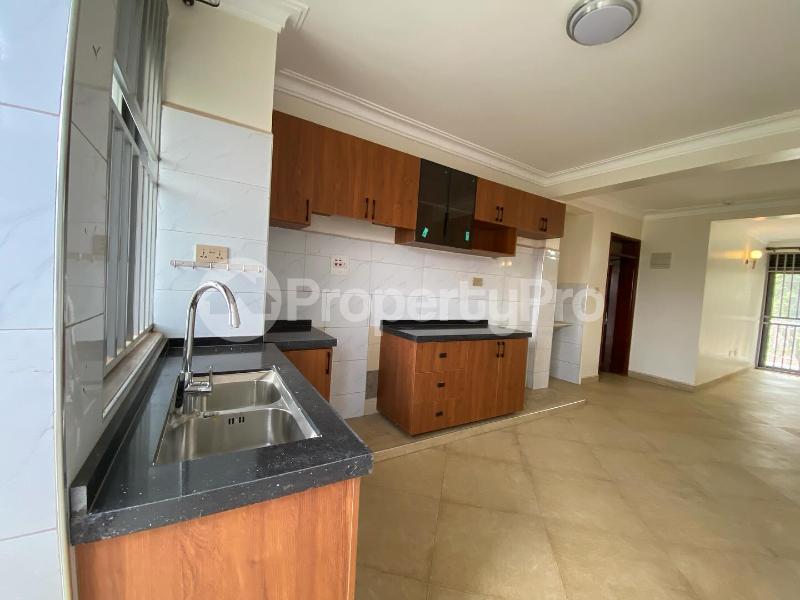 2 bedroom Apartment Block Apartment for rent buwaate road Wakiso Central - 8