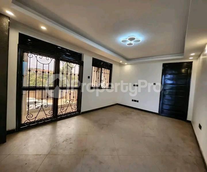 2 bedroom Apartment Block Apartment for rent Kampala Central - 3