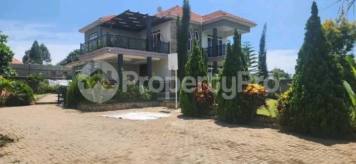 6 bedroom Bungalow Apartment for sale Nkumba Entebbe road  Kampala Central Kampala Central - 4
