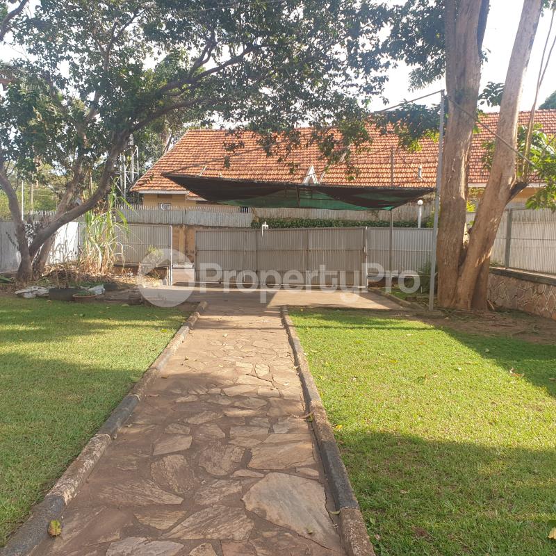 2 bedroom Villa for rent WAVAMUNNO ROAD Munyonyo Kampala Central - 0