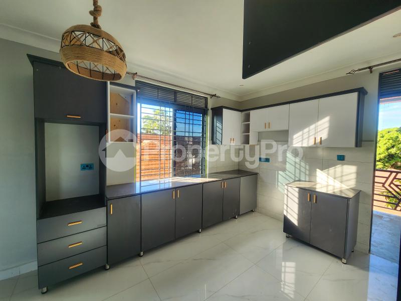 2 bedroom Apartment for rent Kiwatule Najjera road  Kisaasi Kampala Central - 5
