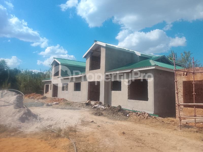 3 bedroom Complexes Garden Flat for sale 5 Woodhall road, Marlborough Harare West Harare - 1