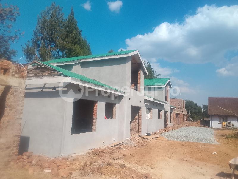 3 bedroom Complexes Garden Flat for sale 5 Woodhall road, Marlborough Harare West Harare - 0