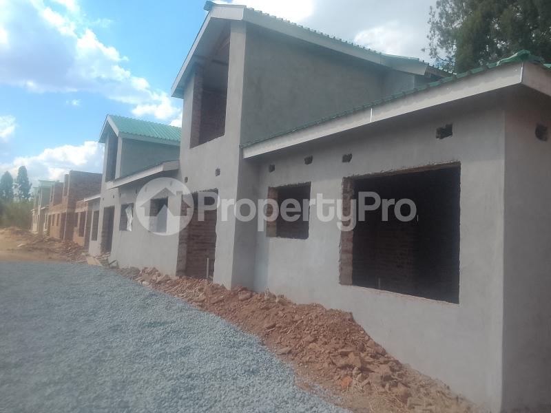 3 bedroom Complexes Garden Flat for sale 5 Woodhall road, Marlborough Harare West Harare - 3