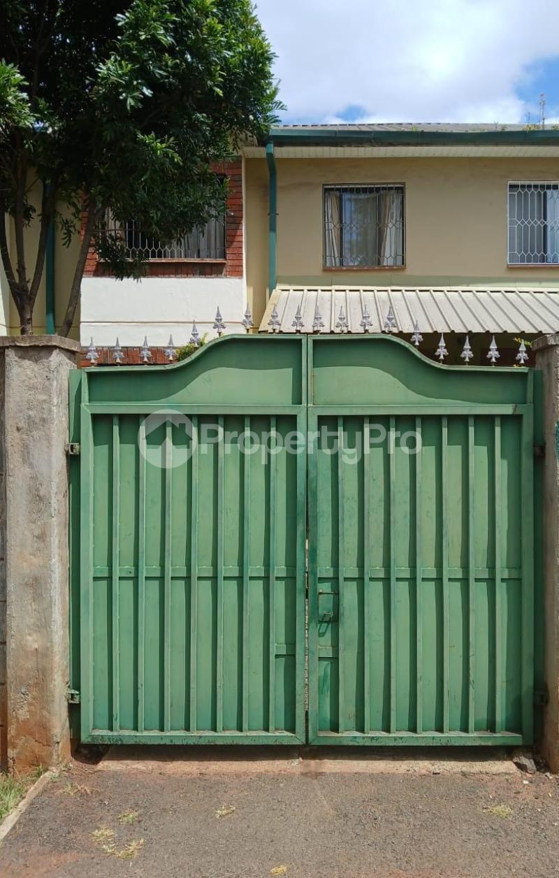 3 bedroom Townhouse for sale Nyayo Estate Embakasi Central Embakasi Nairobi
