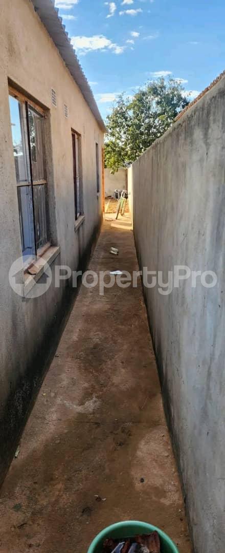 3 bedroom Houses for sale Emgwanwini , Near Tasha’s Supermarket  Emganwini Bulawayo High-Density Bulawayo - 0