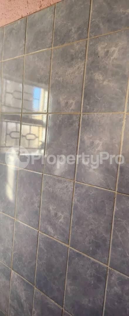 3 bedroom Houses for sale Emgwanwini , Near Tasha’s Supermarket  Emganwini Bulawayo High-Density Bulawayo - 2