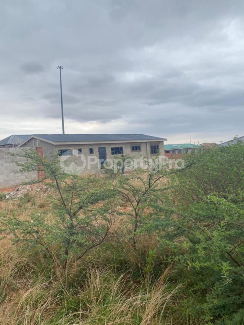 3 bedroom Houses for sale Nkulumane , Near Complex , Bulawayo  Nkulumane Bulawayo High-Density Bulawayo - 0