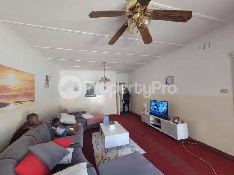3 bedroom Houses for sale Paddonhurst , Bulawayo  Selbourne Park Bulawayo East Bulawayo - 7